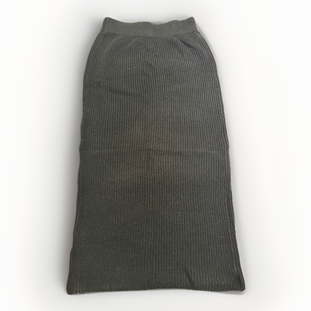 Unbranded thick‎ mid-length knit skirt, women's small